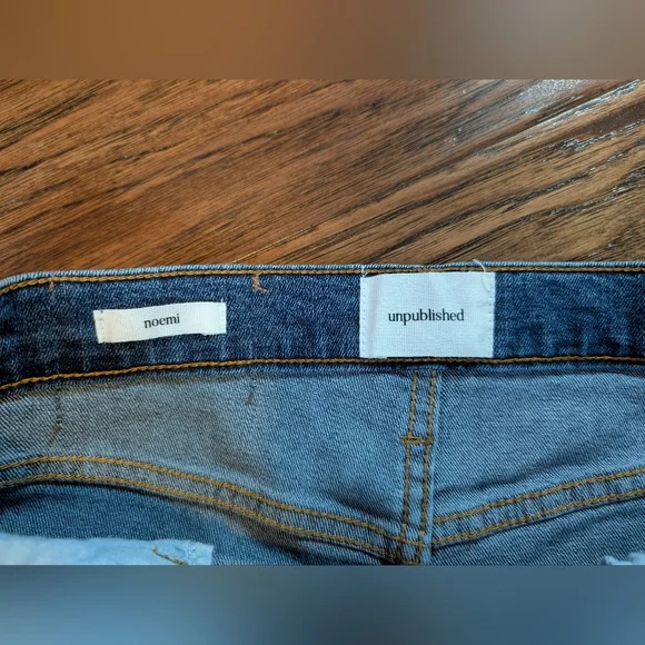 Unpublished Noemi High Rise Cropped Wide Leg Jeans Size 29 - Picture 3 of 9